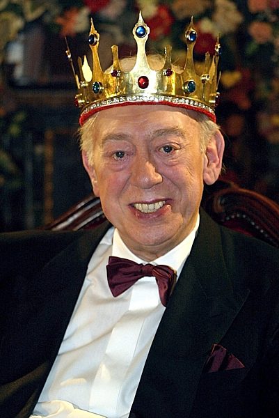 Horst Tappert als König in "Herz ohne Krone"