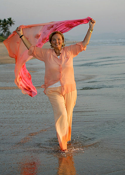 Die Schauspielerin Ruth Maria Kubitschek läuft an einem freien Tag beim Dreh...