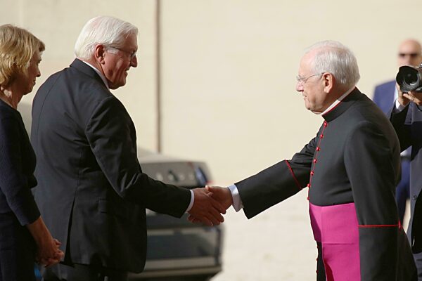 Elke Büdenbender und Frank-Walter Steinmeier im Vatikan