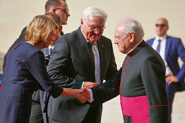 Elke Büdenbender und Frank-Walter Steinmeier im Vatikan