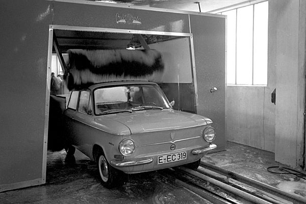 Autoschnellwaschanlage in Essen