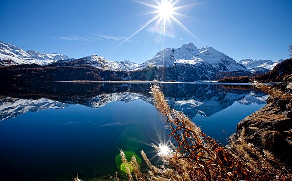 Switzerland, Europe, Engadin, Engadine, Graubünden, Grisons, autumn, mountains, Alps, alpine, lake, lake Sils, shore, water, snow, blue sky, sun, sky, scenery, alpine scenery, reflection, panorama