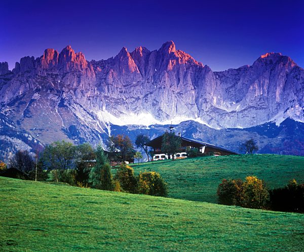Austria, Europe, Tyrol, Kitzbühel, Going, farm, meadow, morning, morning light, morning mood, mountains, Wilder Kaiser, Kaiser, Ackerlspitze, Maukspitze, Ostkaiser, south face, alp agriculture, Alps, calendar motive, calendar picture, vacation, rest, sile