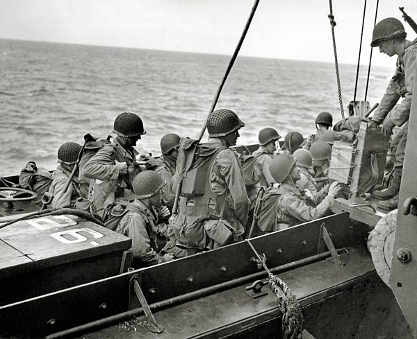 WW II, historical, war, world war, second world war, operation Overlord, Overlord, invasion, fight group, getting, landing craft, June, 1944, GI, fight west, D-Day, attack, battle, English Channel, allies, Allied Forces, Normandy, France, Europe,