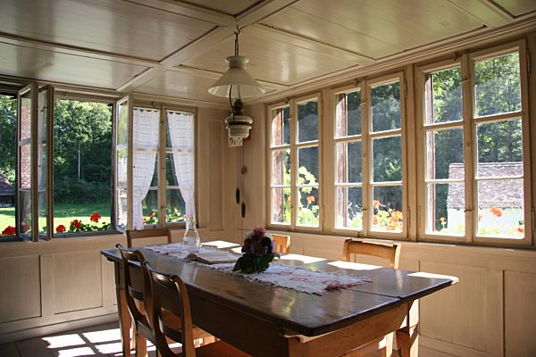 Switzerland, Brienz, Bernese Oberland, open-air museum, history, museum, historical, Ballenberg, sitting room, inside, table, window, room