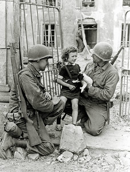 WW II, historical, war, world war, second world war, operation Overlord, Overlord, invasion, Two, US, American, soldiers, military, girls, dog, gate, June, 1944, GI, door, house, home, Normandy, France, Europe, allies, Allied Forces, D-Day, allies, Allied