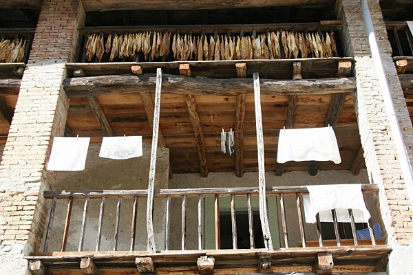 Switzerland, Brienz, Bernese Oberland, open-air museum, history, museum, historical, Ballenberg, house, home, Ticino, tobacco, laundry, dry