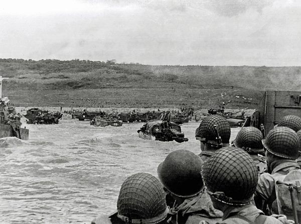 WW II, historical, war, world war, second world war, operation Overlord, Overlord, invasion, landing crafts, amphibious vehicles, Omaha Beach, smoke, explosions, liberation, June, 1944, American, English Channel, Saint-Laurent-sur-Mer, Normandy, France, Eu