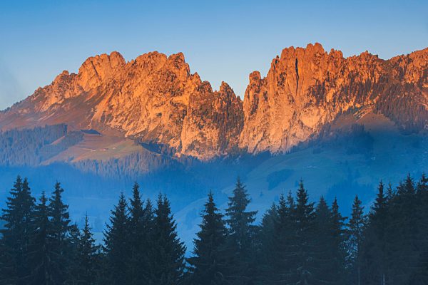 Gastlosen, Alps, View, Jaun pass, mountain, mountain panorama, mountains, mountain massif, canton Bern, Dolomites of Switzerland, Swiss Dolomites, Europe, rock, cliff, canton Freiburg, canton Fribourg, pre alps, mountains, Gruyère, sky, Jaun pass, morning