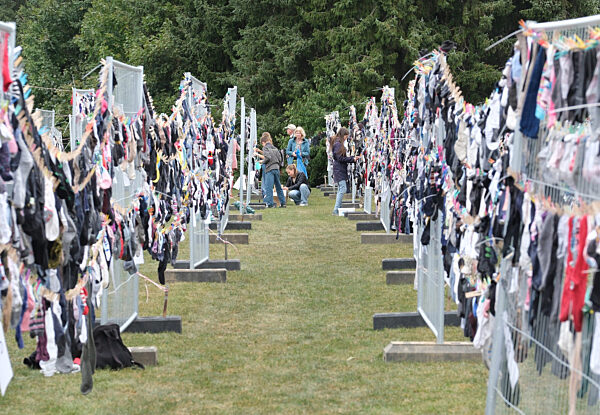 Weltrekordversuch: Längste Wäscheleine mit meisten Sockenpaaren