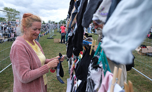 Weltrekordversuch: Längste Wäscheleine mit meisten Sockenpaaren