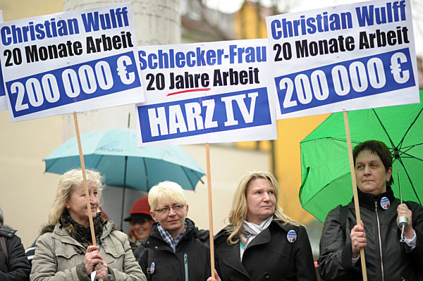 Demonstration von Schlecker-Mitarbeiterinnen