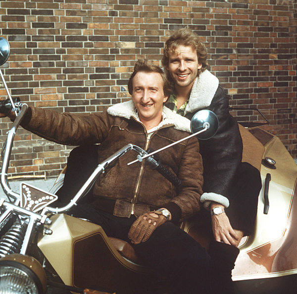 ZWEI NASEN TANKEN SUPER