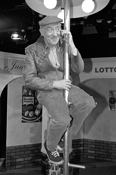 HALLERVORDENS SPOTT-LIGHT