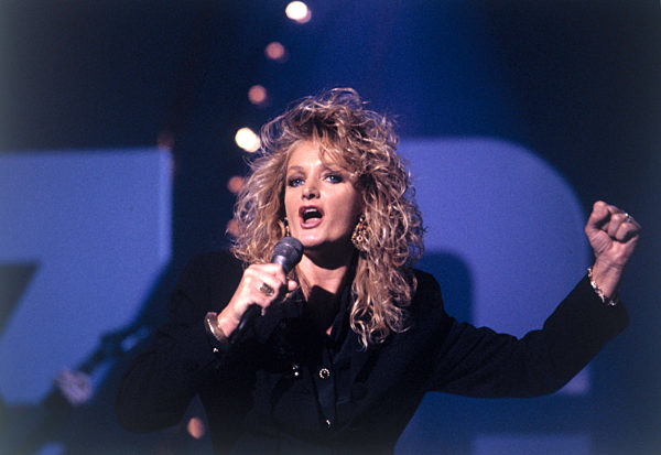 BONNIE TYLER