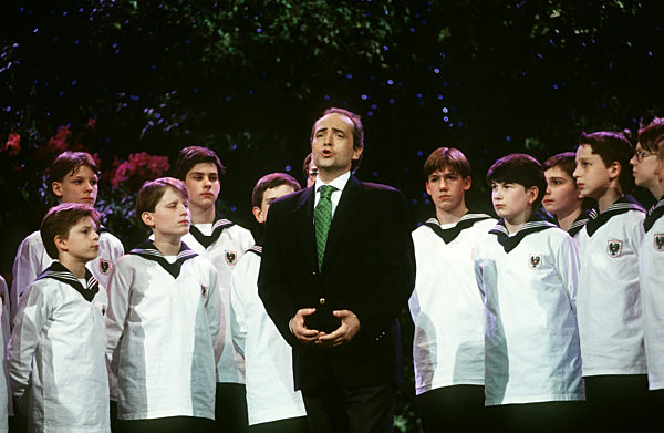 ES GIBT KEIN FREMDES LEID