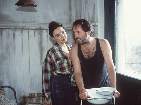 OPFERLAMM - ZWISCHEN LIEBE UND HASS