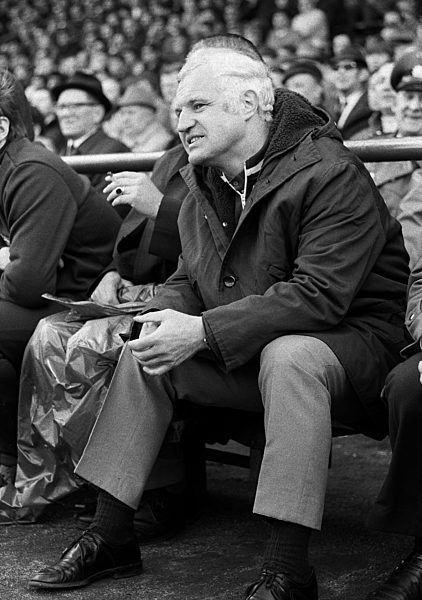 Bielefelds Trainer Piechaczek beim Skandalspiel Schalke 04 gegen Arminia Bielefeld in der Glueckaufkampfbahn Gelsenkirchen, Ausloeser fuer den Bestechungsskandal 1971, Bundesliga, Saison 1970/1971