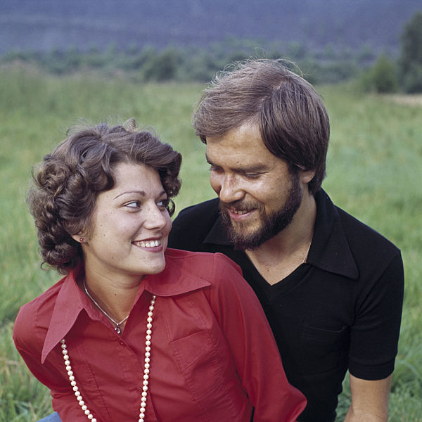 Siebziger Jahre, Menschen, junges Liebespaar, Portraet, Betina, Wolfgang