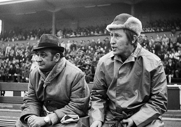 Offenbachs Trainer Rudolf Gutendorf und Praesident Horst Gregorio Canellas beim Spiel Rot-Weiss Oberhausen gegen Kickers Offenbach, Bundesliga, Saison 1970/1971
