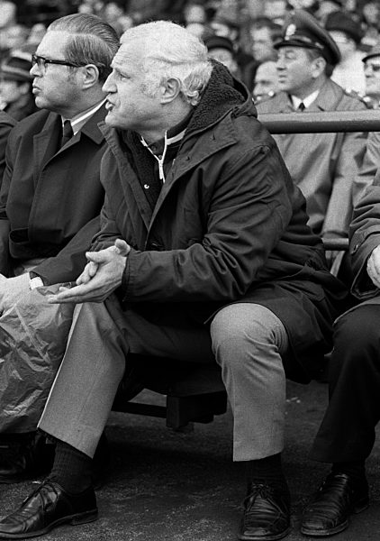 Bielefelds Trainer Piechaczek beim Skandalspiel Schalke 04 gegen Arminia Bielefeld in der Glueckaufkampfbahn Gelsenkirchen, Ausloeser fuer den Bestechungsskandal 1971, Bundesliga, Saison 1970/1971