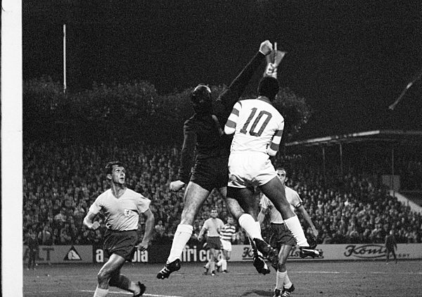 Spielszene aus dem Spiel MSV Duisburg gegen Eintracht Braunschweig, Bundesliga, Saison 1967/1968