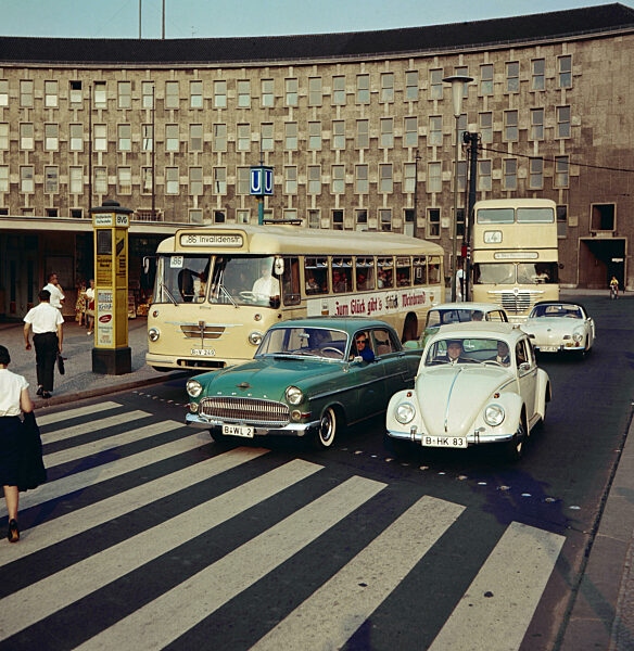 Büssing-Bus am Fehrbelliner Platz