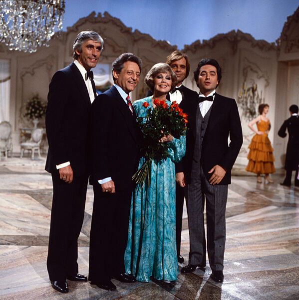 Anneliese Rothenberger giibt sich die Ehre