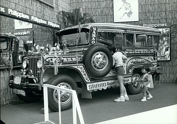 Auto / Autoteile / Motoren / Reifen / Transport / Fahrzeuge