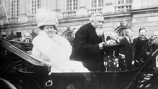 Wilhelmina; Queen of the Kingdom of the Netherlands visits French President Clément Armand Fallières 1912