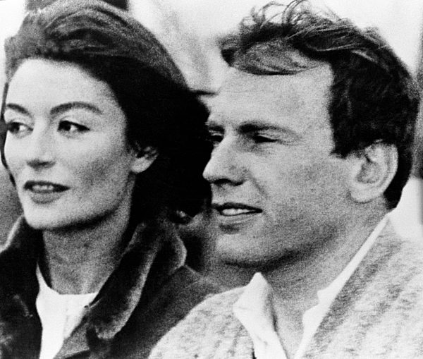 EIN MANN UND EINE FRAU Un homme et une femme