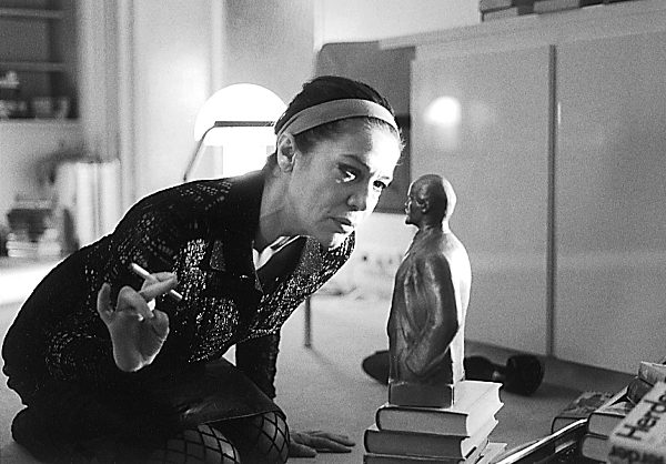 Umnachtung / Hannelore Elsner