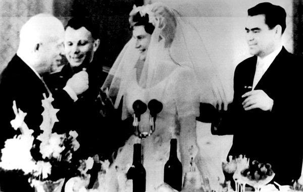 Cosmonaut Couple Marry