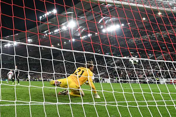 GER, Stuttgart vs. Freiburg, Fussball, Herren, DFB-Pokal [German Cup], Halbfinale, Spielzeit 2025/2026, 23.04.2026