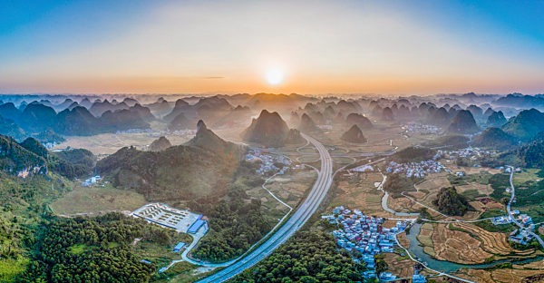 Hena Expressway In Autumn