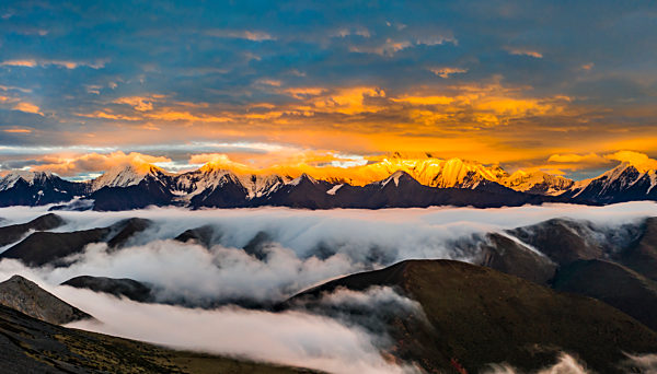 Gongga Snow Mountain At Sunset