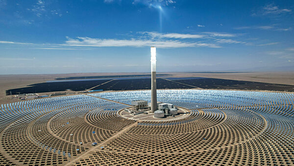 Gobi Desert Multi-energy Complementary Base PV Project Site in Jiuquan