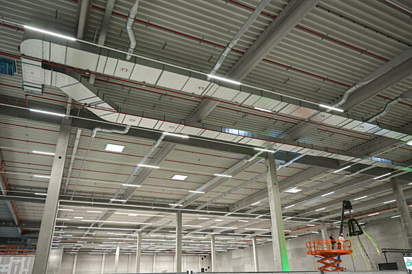 Richtfest für Avnet Elektronik-Verteilzentrum in Bernburg