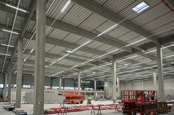 Richtfest für Avnet Elektronik-Verteilzentrum in Bernburg