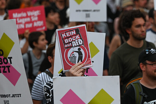 Landtagswahl Thüringen - Antifa-Demonstration durch Erfurt