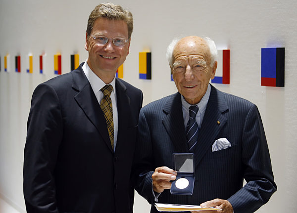 Honour for Walter Scheel