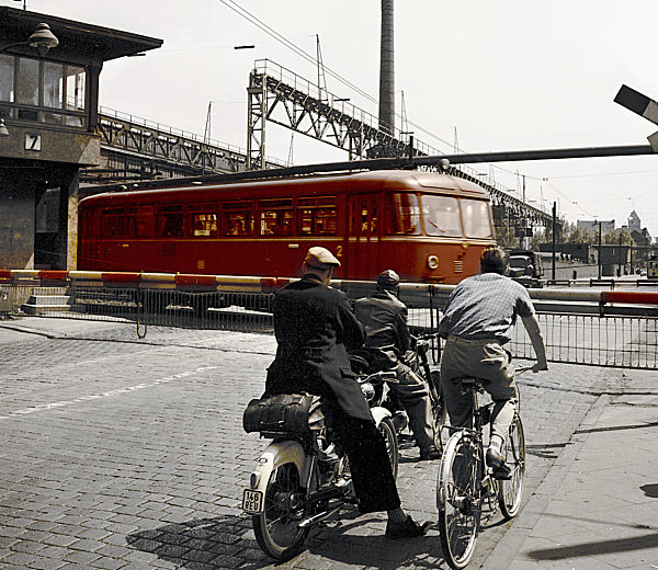 Nebenbahntriebwagen in Gelsenkirchen-Schalke 1960