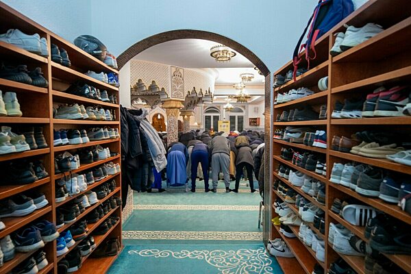 Besuch in der Abu-Bakr Moschee in Frankfurt/Main