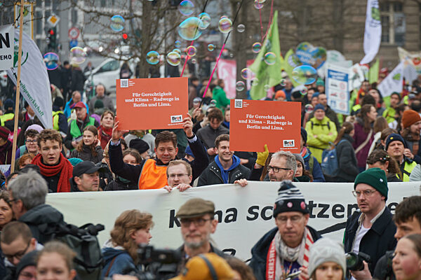 Gemeinsamer Klimastreik fuer besseren OePNV