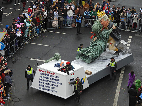 Rosenmontagszug in Mainz
