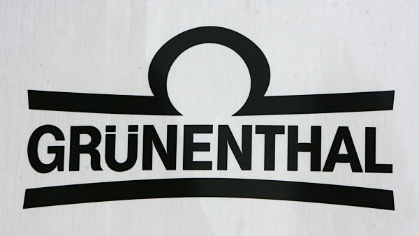 Ein Firmenschild der Grünenthal GmbH, aufgenommen am Donnerstag (08.11...