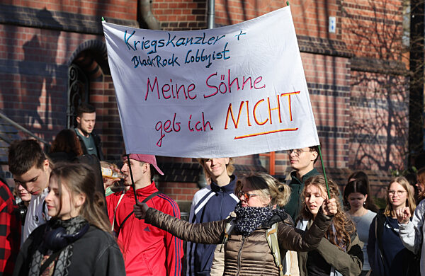 Bundesweiter Schulstreik gegen Wehrpflicht - Rostock