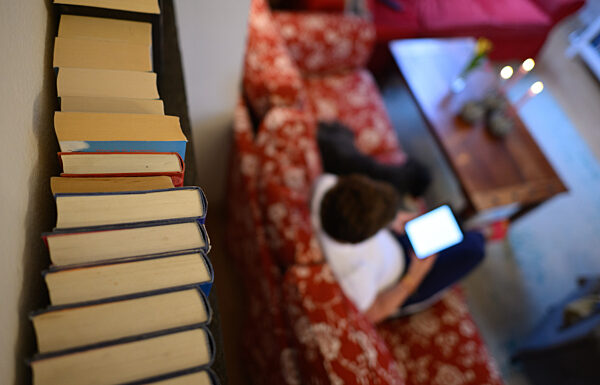 Illustration - Bücher lesen