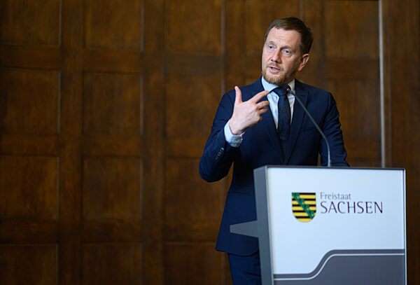 Unterzeichnung einer Zuschussvereinbarung für die Hochschulen