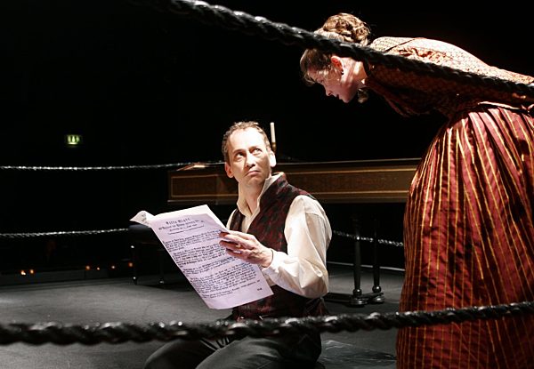 Die Schauspieler Stephan Wolf-Schönburg und Lisa Karlstroem...